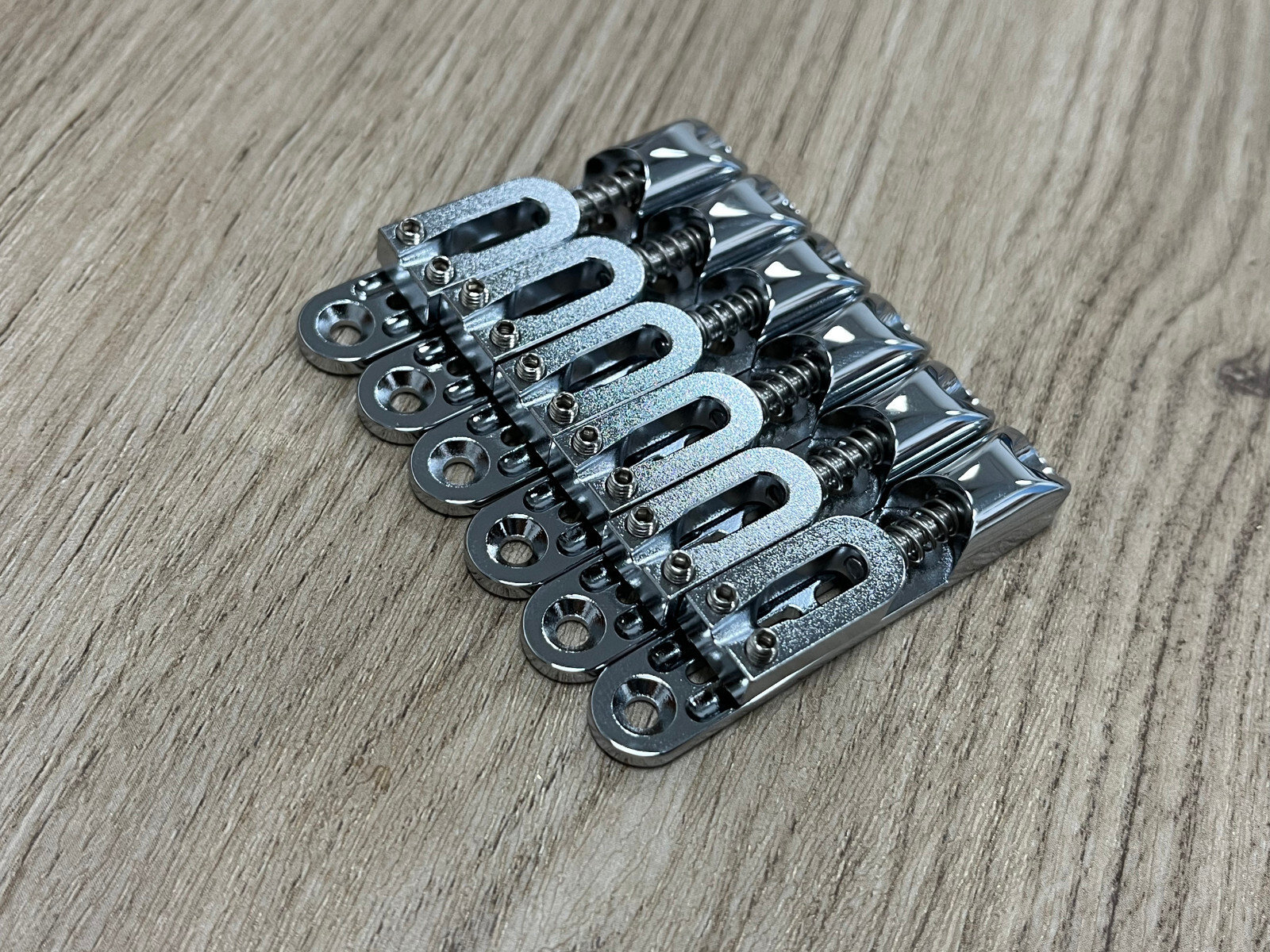 6 pieces Aumsen Solo Single String Guitar Bridge All brass CHROME — view 4