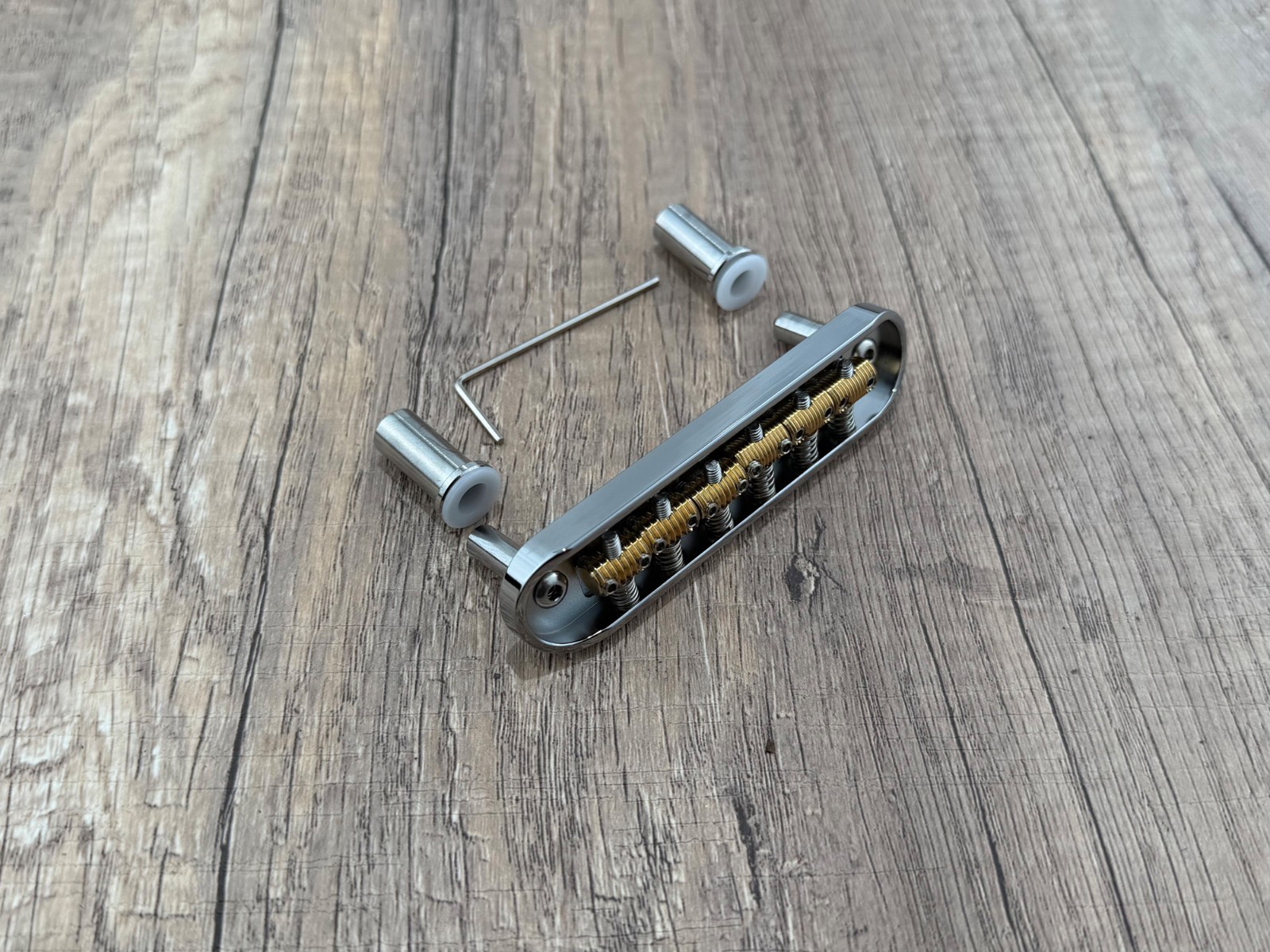 Mustang Bridge w/ Large Saddles, 55mm, Fender Jaguar Jazzmaster — Aumsen CNC-machined bridges & tailpieces
