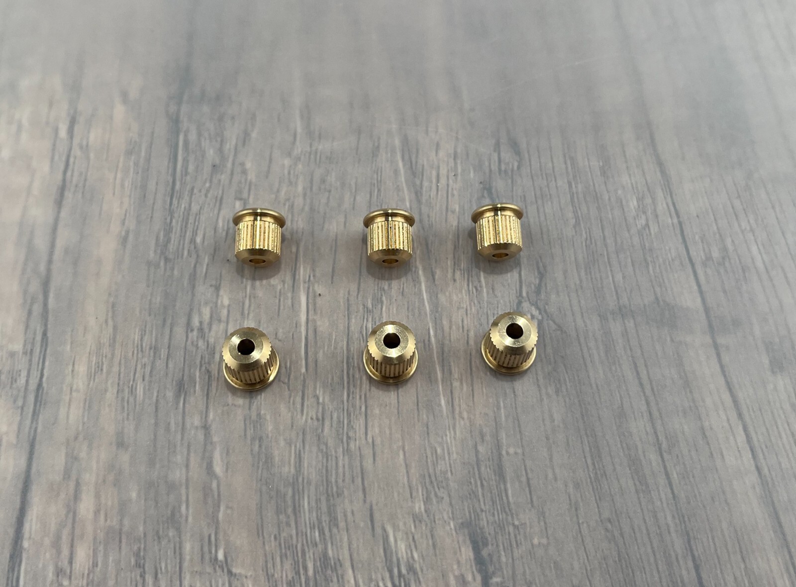 Brass String Body Ferrules for Fender Telecaster/Tele - Pack of 6 — Natural brass — view 2