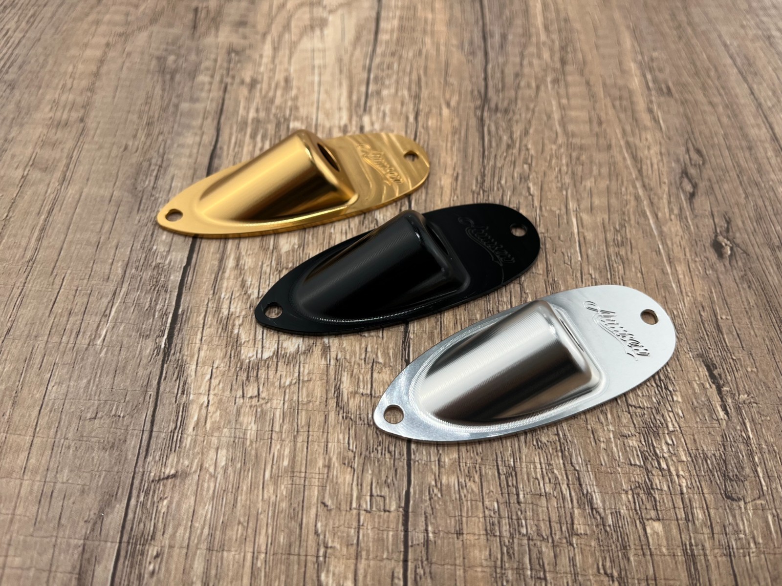 Stratocaster Jack Plate - CNC-Machined Aluminium — Aumsen guitar part