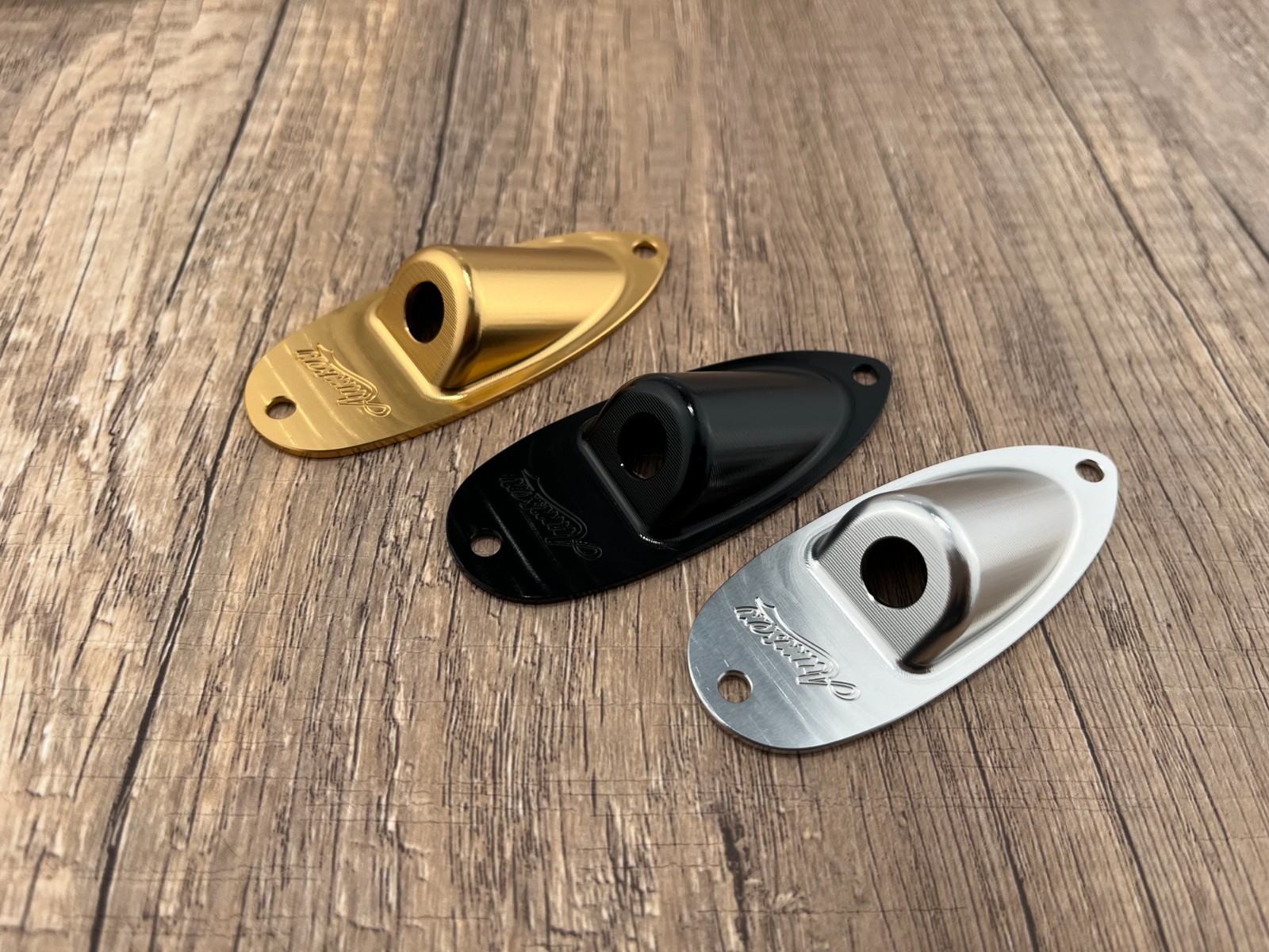 Stratocaster Jack Plate - CNC-Machined Aluminium — Black — view 2