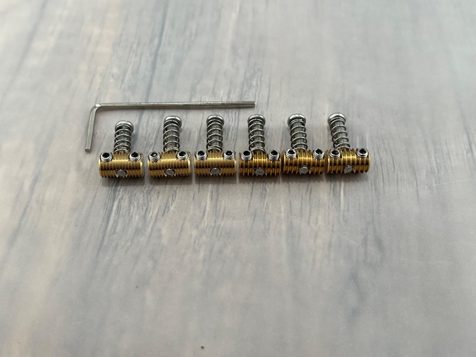 Jazzmaster/Jaguar Bridge Threaded Vintage-Style Brass Saddles — Aumsen guitar part