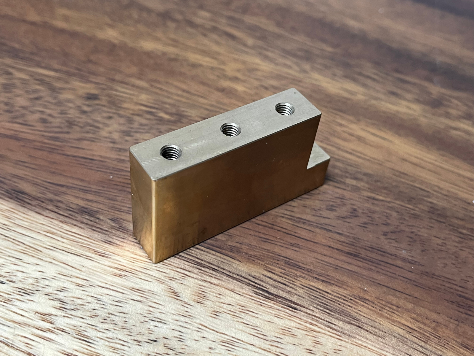 AUMSEN Fat Brass L Shape Tremolo Block 32mm — view 3
