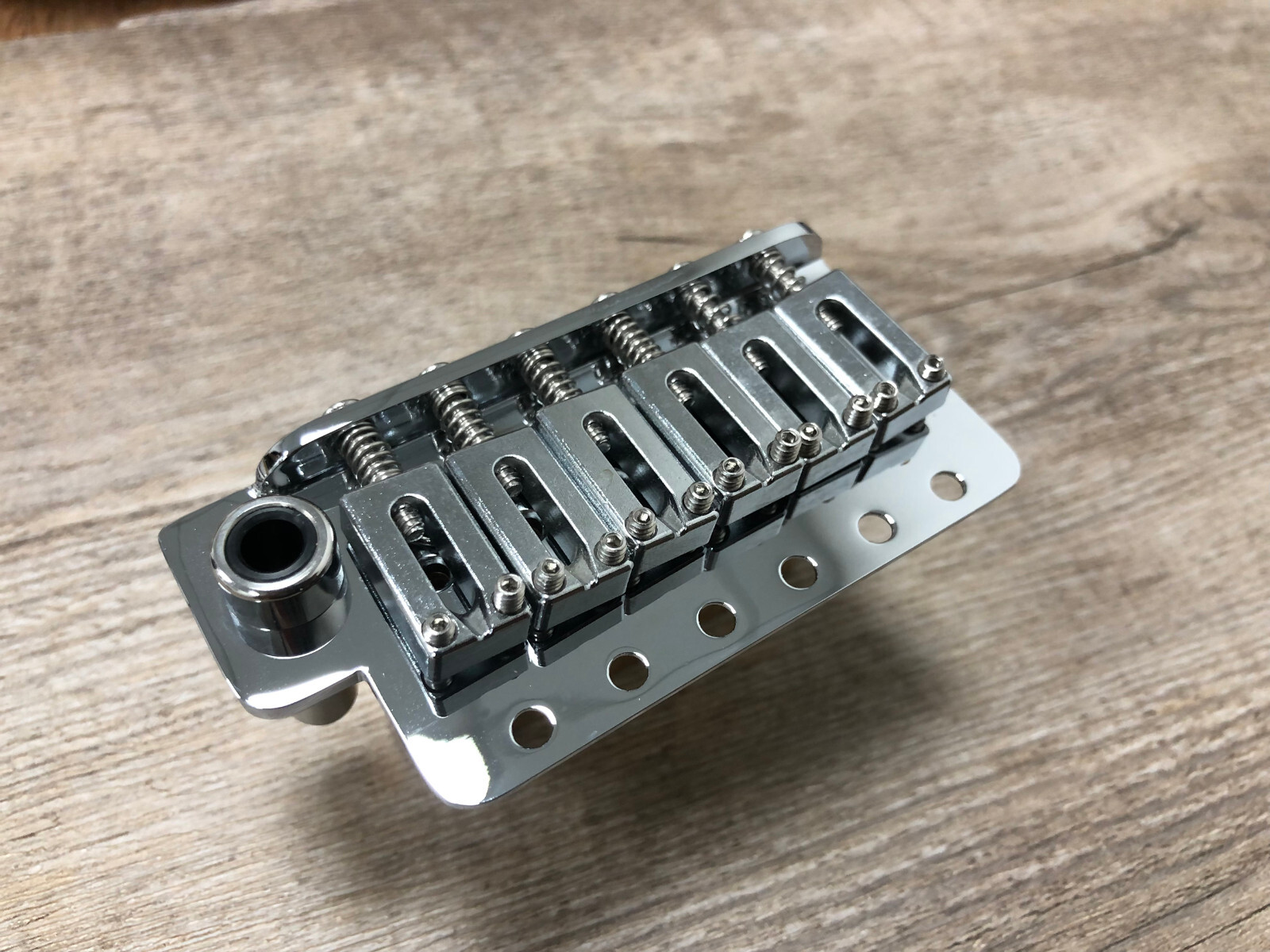 AUMSEN 6 Point Tremolo-brass Saddles for Strat Guitar — view 2