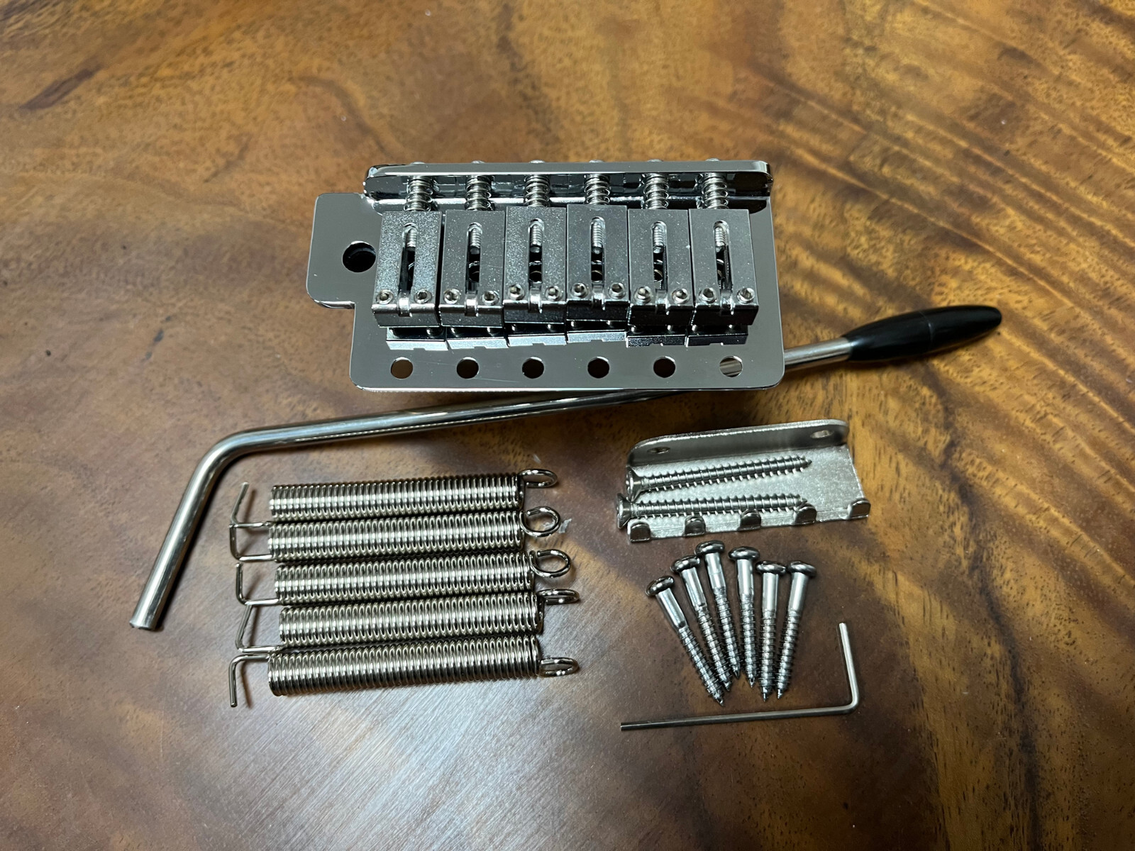 Aumsen Vintage/Narrow Strat Tremolo Bridge Set — view 7